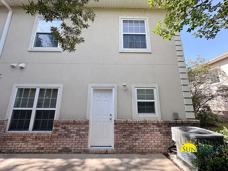 1494 Bentley Cir — Photo 24