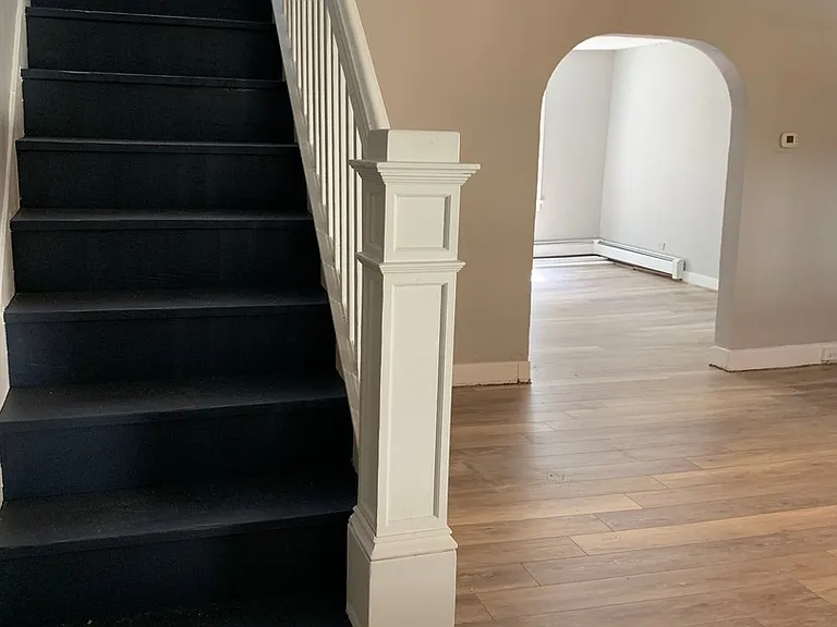 429 Grace St — Photo 4