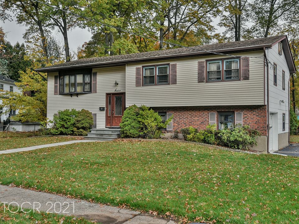 1st image of 12 Hearth Ct
