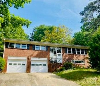 1525 16th Avenue Cir NW, Hickory, NC, 28601