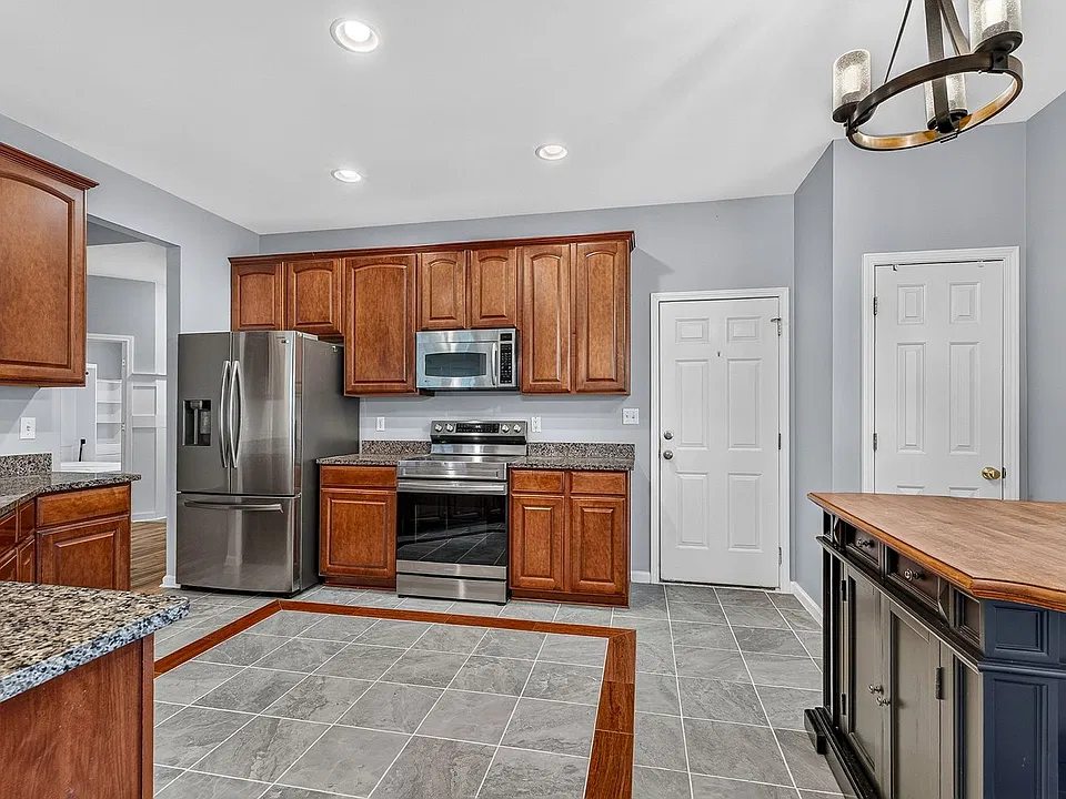 7549 Hawks Cir