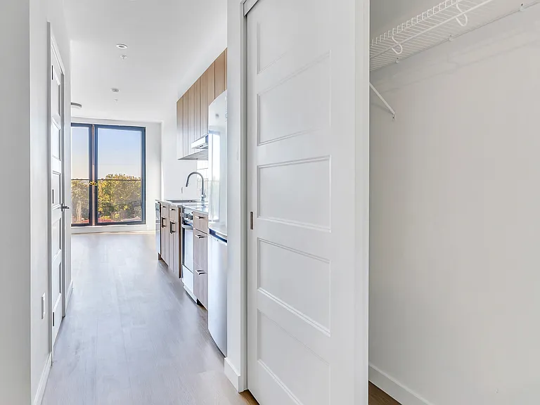 3455 Hastings St E — Photo 53
