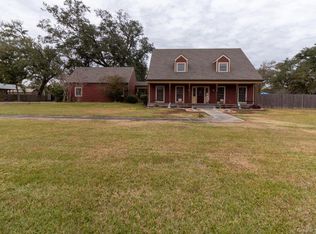 1617 Walker Rd, Sulphur, LA 70665