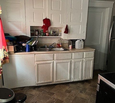 5th image of 11702-11704 Saywell Ave
