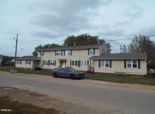 25 Fox Ave, Hanover, IL 61041