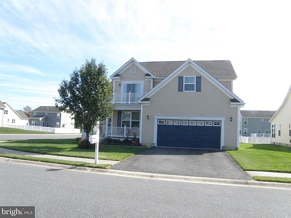 2nd image of 227 W Bourne Way