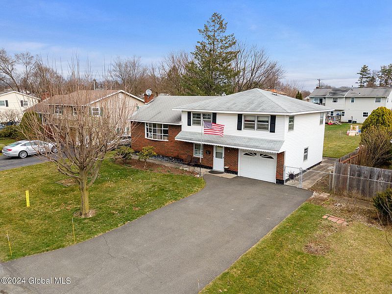 2nd image of 2056 Rensselaer Avenue