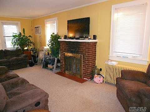 4th image of 2954 Deen St
