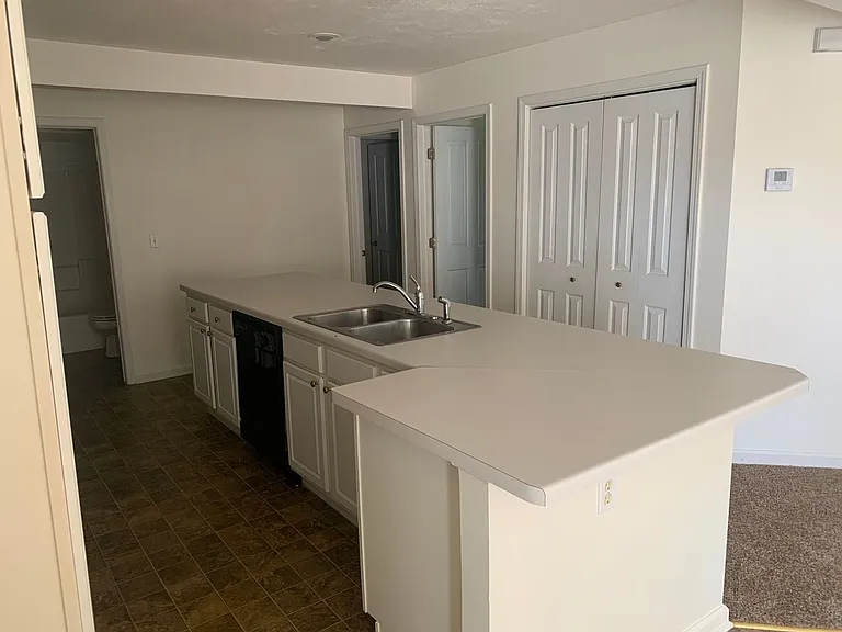 500-530 E Inman Pkwy — Photo 5