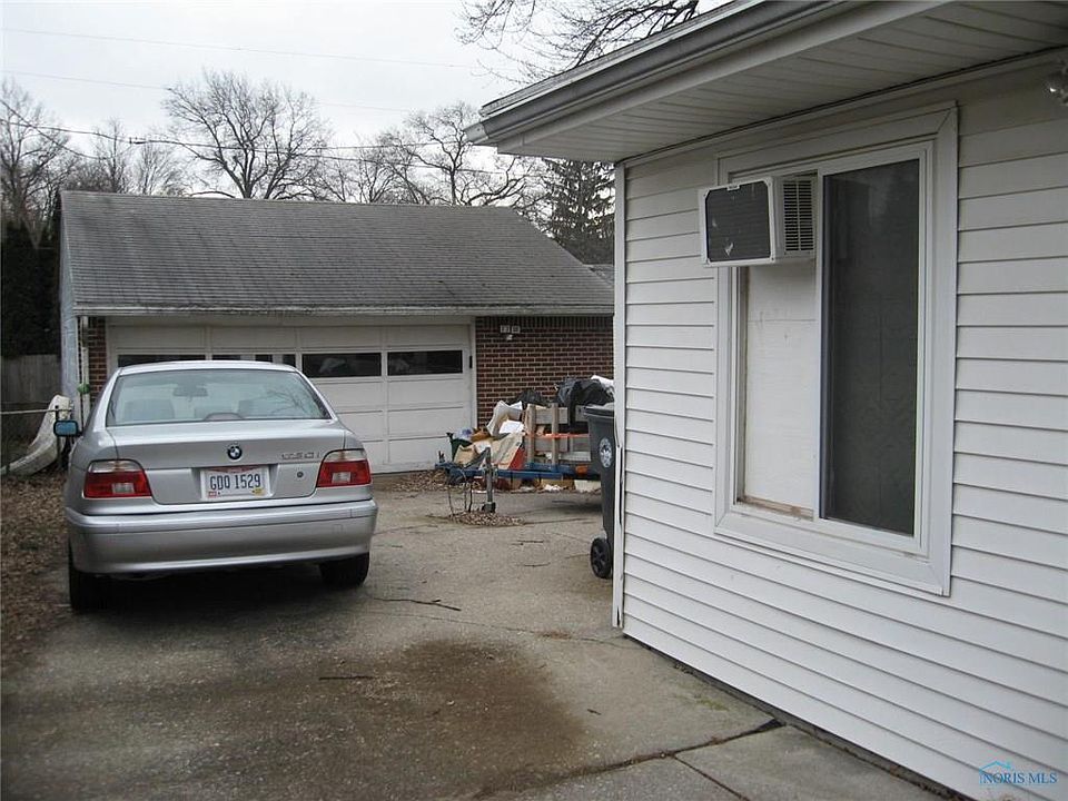 2nd image of 2343 Brookridge Dr