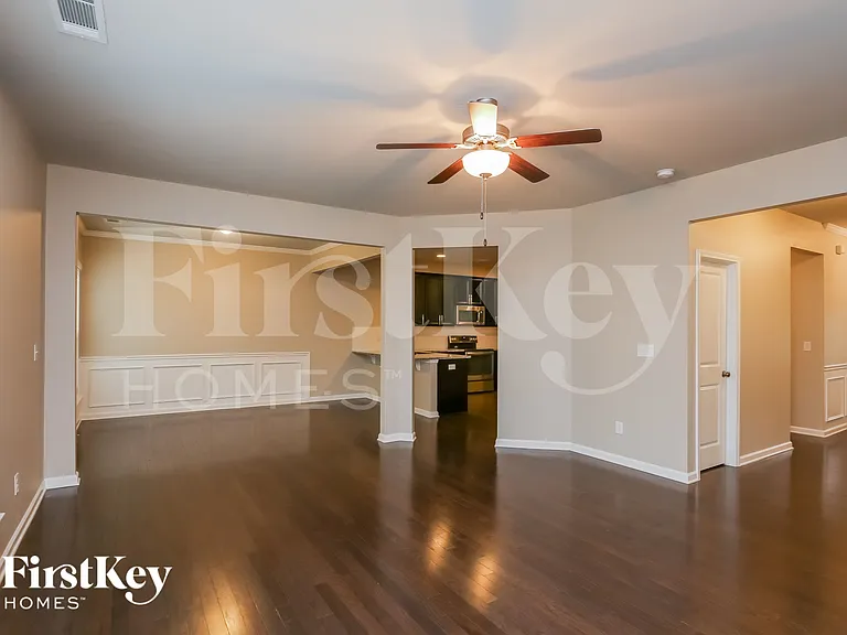 2119 Charcoal Ives Rd — Photo 4