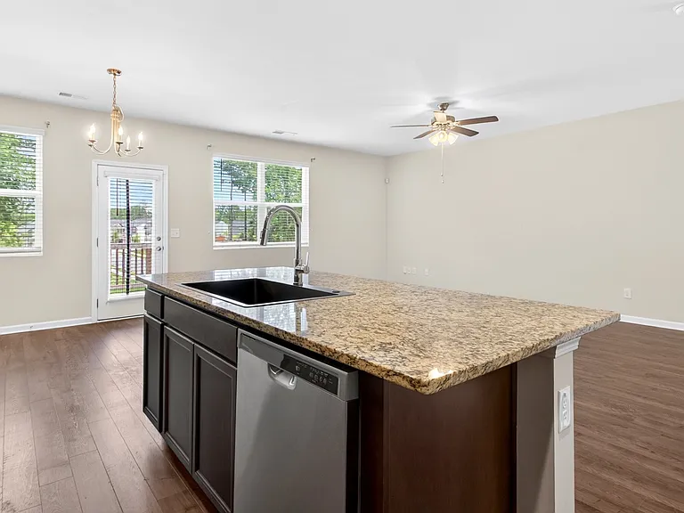 122 Silver Birch Pass — Photo 13