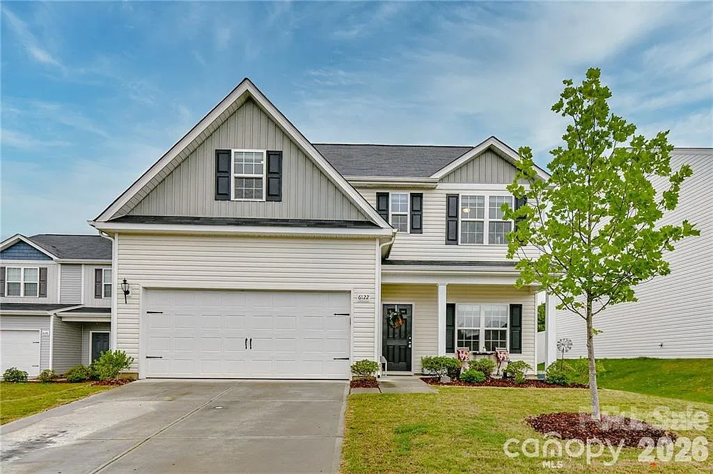 4 bed, 2.5 bath, 2382 sqft, $1,950 — Photo 1