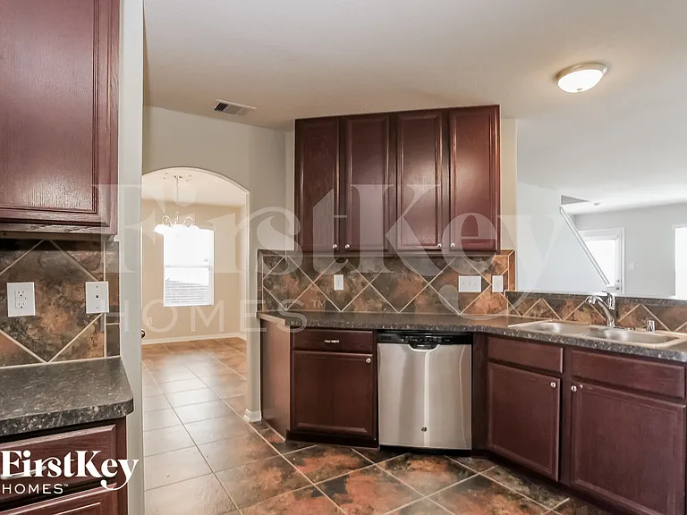 5046 Dappled Grove Trl — Photo 5