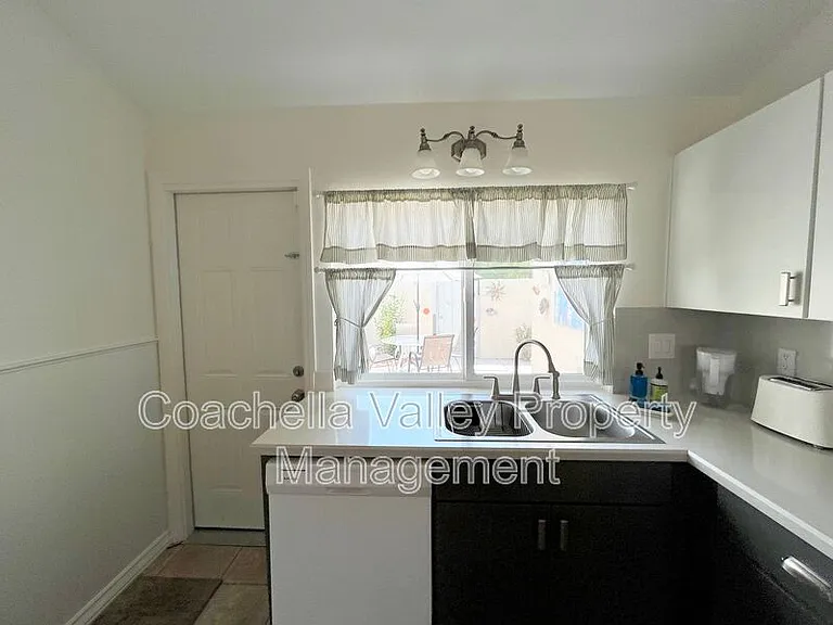 2010 Lawrence Crossley Rd #8 — Photo 14