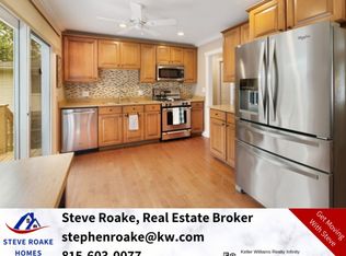 1215 Dawes Ave, Wheaton, IL 60189