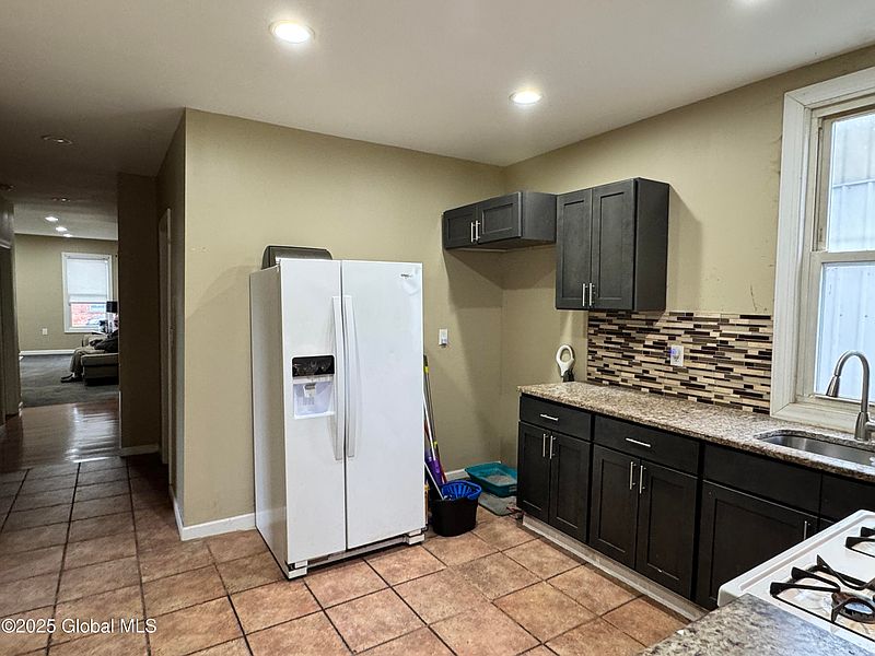 4th image of 109 13th Street
