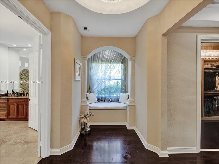 14321 Jockey Cir N — Photo 21