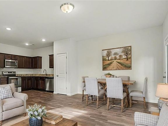 3rd image of 2332 McKenna Square Dr