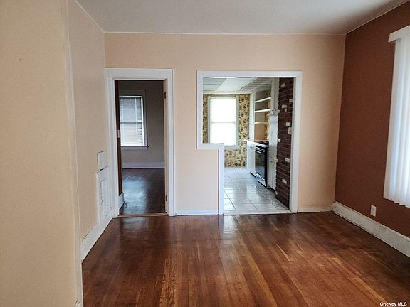 4th image of 216 Clement Ave