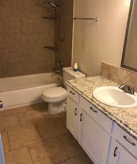 738 W Collins St — Photo 19