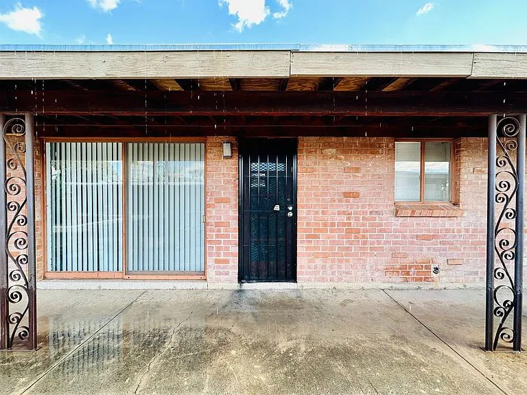 Brown4101-4117 — Photo 26