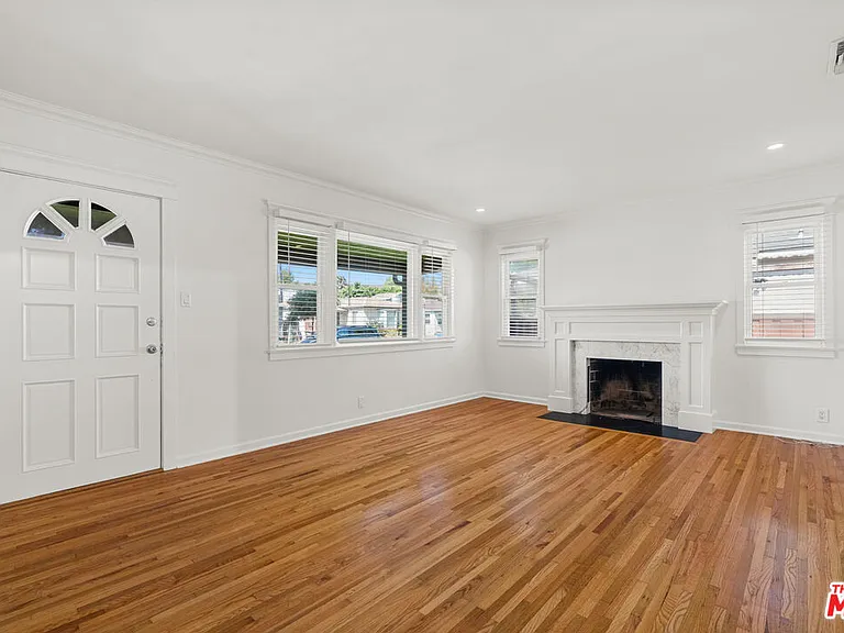 4352 Globe Ave — Photo 4