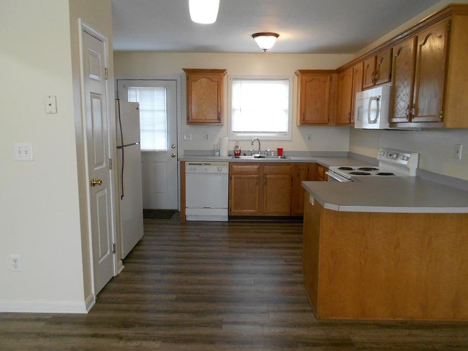 2nd image of 157 Frederick Ct