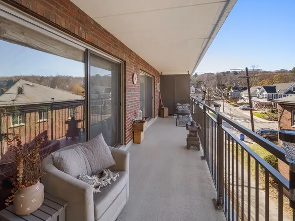 995 Massachusetts Ave APT 404, Arlington, MA 02476