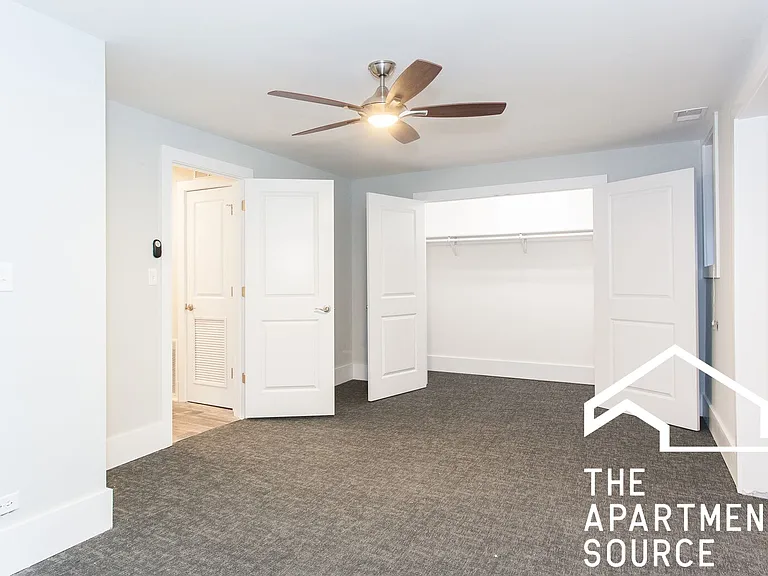 2922 W Logan Blvd #GDN — Photo 9