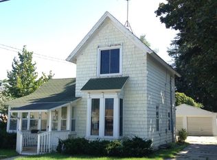 28 S Union St, Sparta, MI 49345