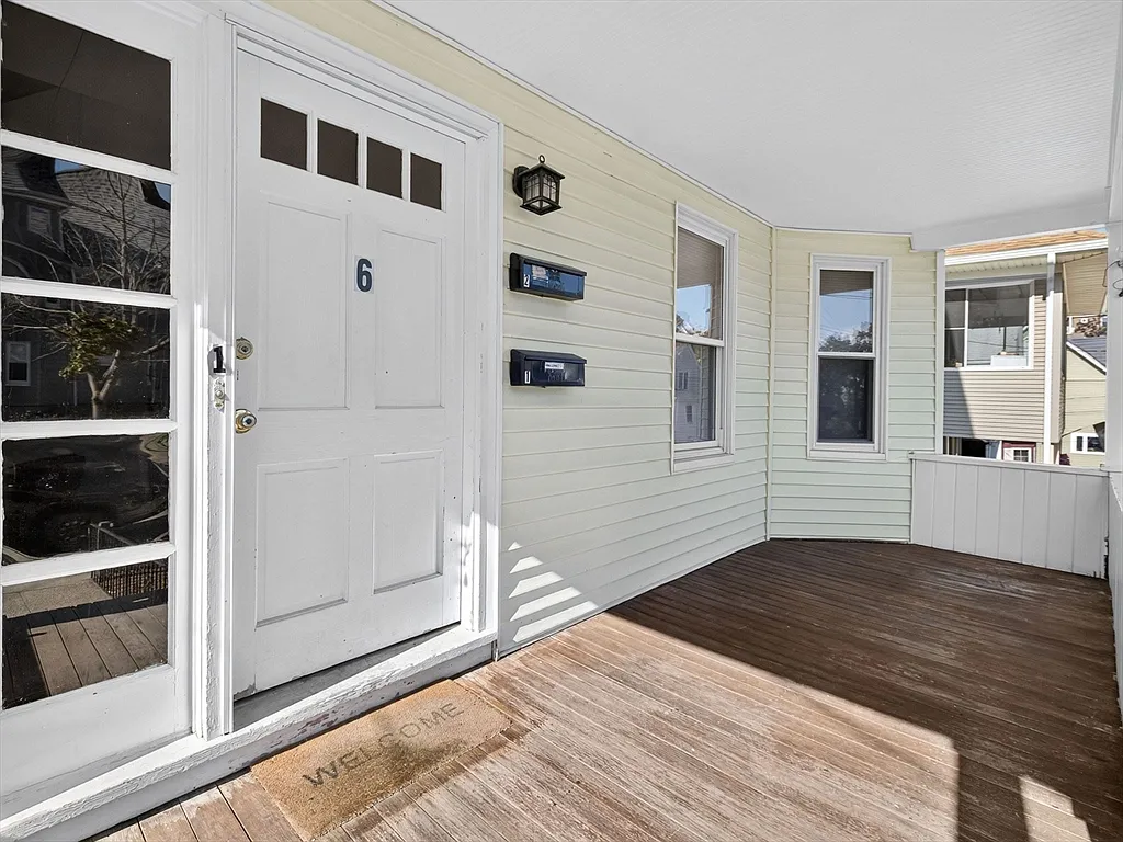 4 bed, 1.0 bath, 1285 sqft, $3,000 — Photo 2
