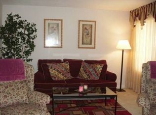 1115 Brunswick Ln, Aurora, IL 60504