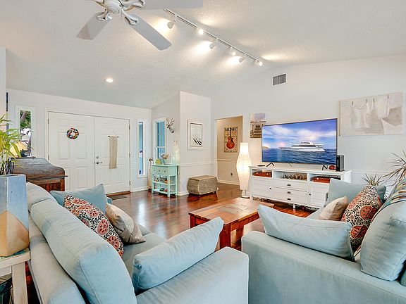4th image of 18223 Lake Bend Dr