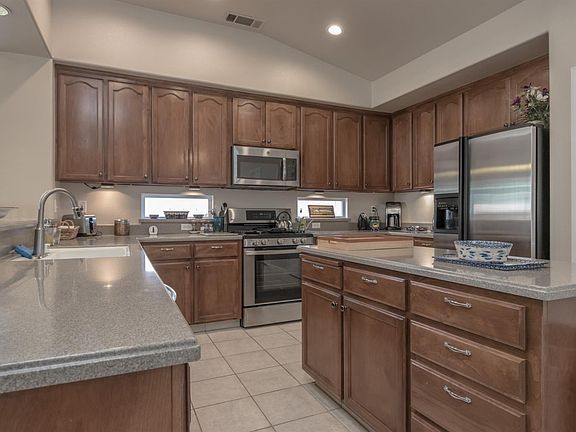5th image of 121 Westbrook Dr