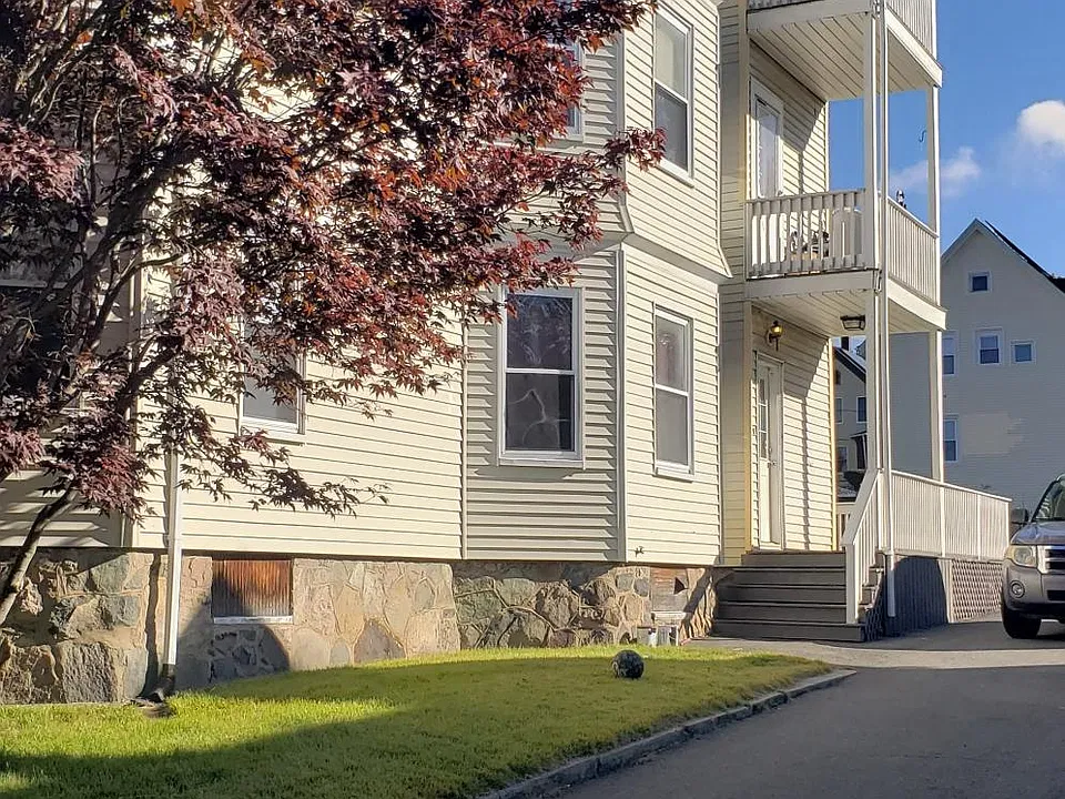 9 Burton St #1