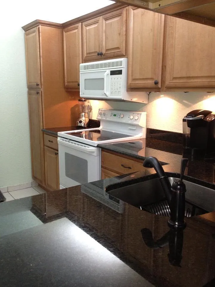 10039 Winding Lake Rd — Photo 4