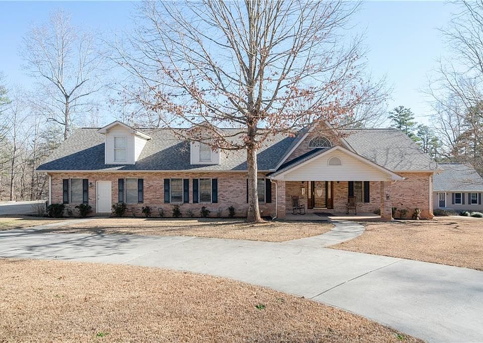 1st image of 524 Lake Place Dr