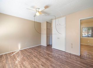 (*) S Spring 113, Lake Elsinore, CA 92530