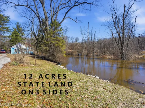 2555 E Cohoctah Rd, Howell, MI 48855