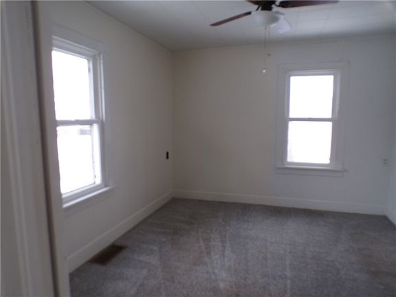 3rd image of 814 S 10th St