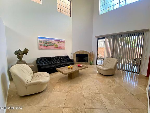 5th image of 255 N Ashbury Ln