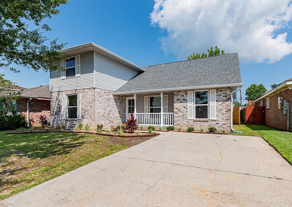 1st image of 311 River Village Dr