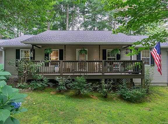 2nd image of 102 Lone Eagle Ln