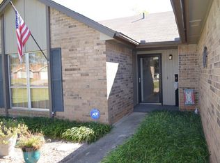 1600 NE 8th St, Moore, OK 73160