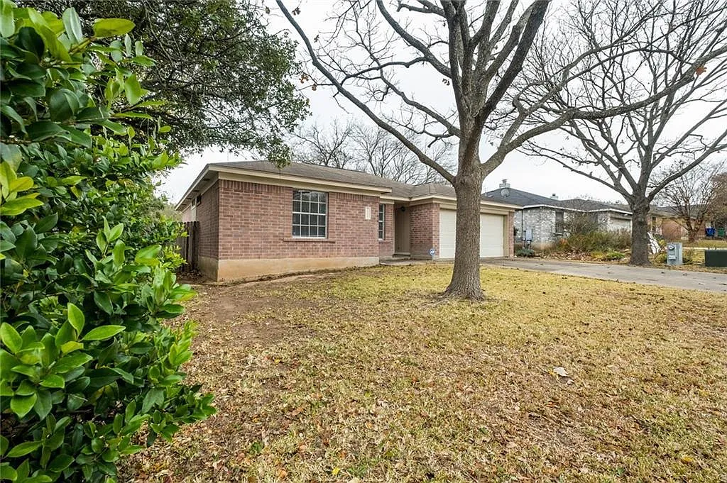 3 bed, 2.0 bath, 1232 sqft, $1,850 — Photo 1