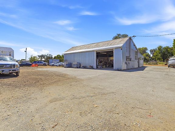 4th image of 10095 Monterey Rd