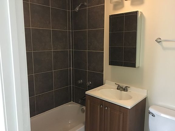 3rd image of 1364-66 N Hamlin Ave #1364-1F