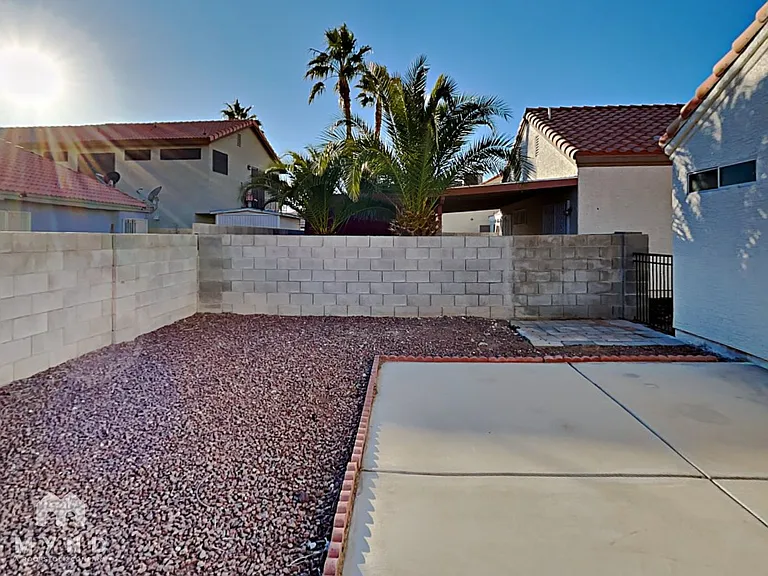 5825 Goodsprings Ct — Photo 30