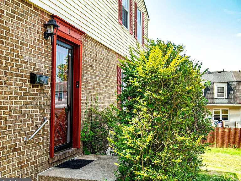 15 Burnsway Ct #9G — Photo 4